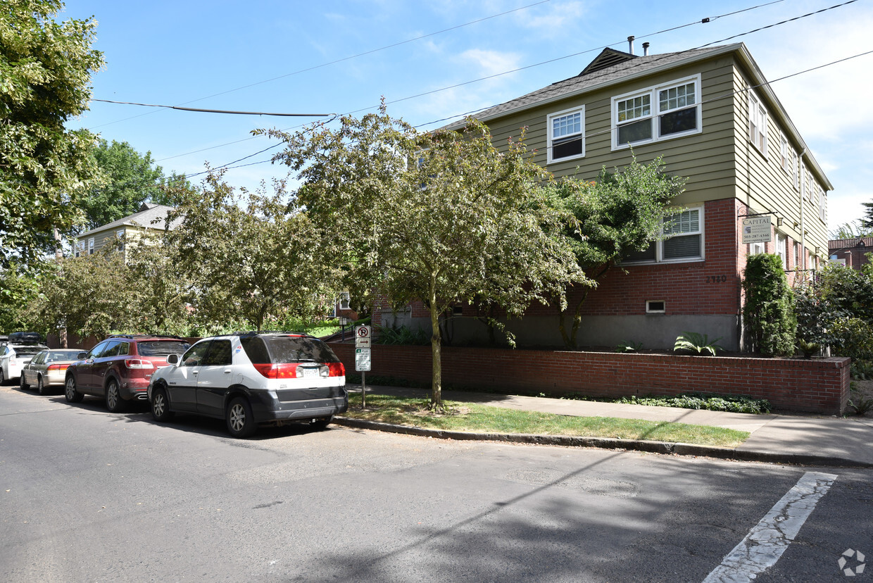 Primary Photo - 2480 NW Quimby St