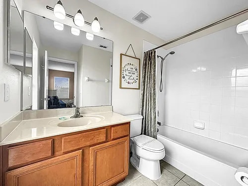 Photo - 724 Solana Cir House