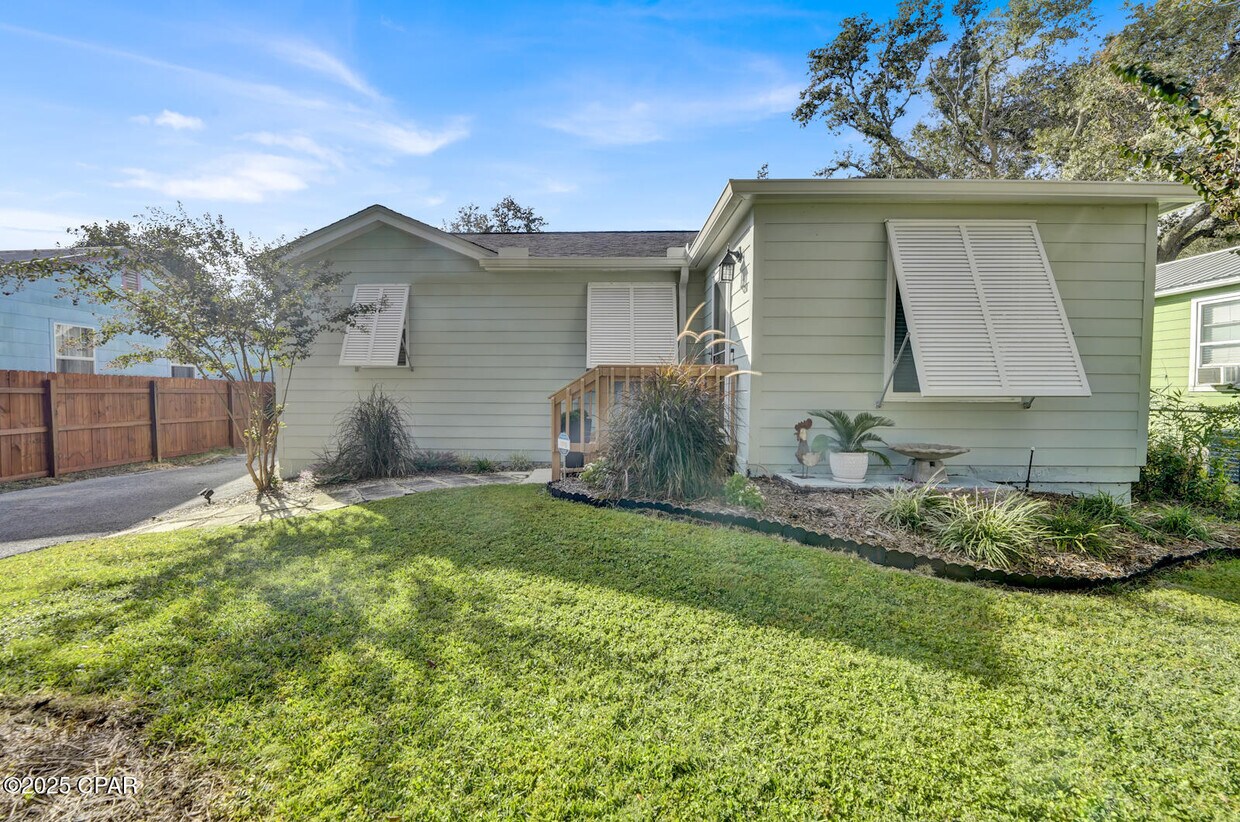 Foto principal - 1611 Lake Ave