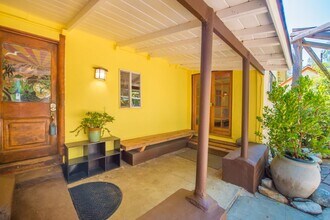 Building Photo - 2599 Huntington Dr