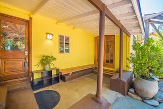 Building Photo - 2599 Huntington Dr