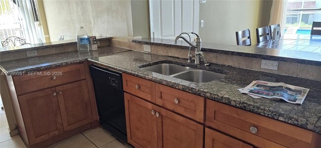 Foto del edificio - 3234 Brewster Dr