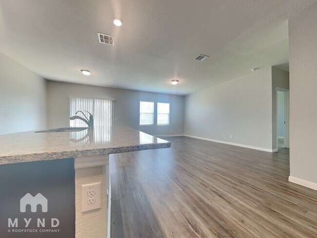 Foto del edificio - 12708 Robert Taft St