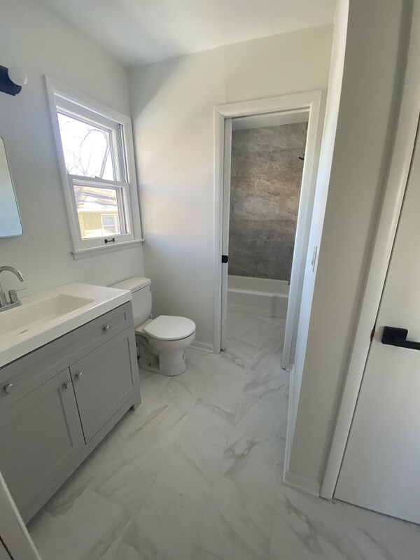 Foto del edificio - 1435 W 19th St