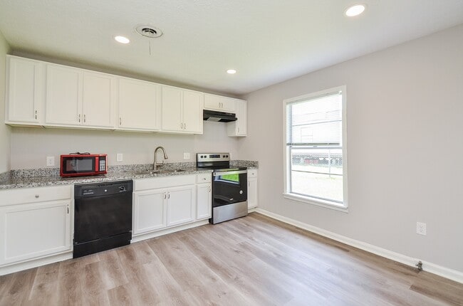 Building Photo - 1101 W South St