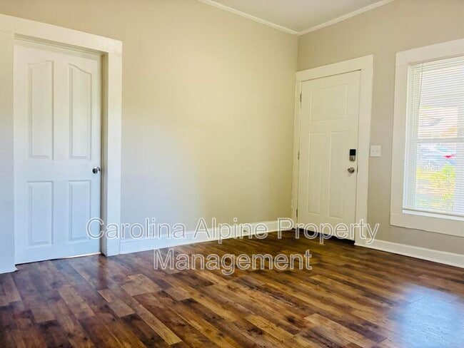 Building Photo - 1219 4th St