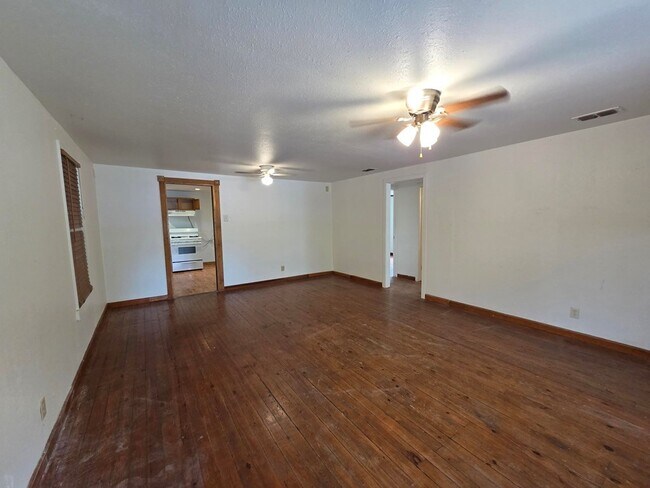 Foto del edificio - 3414 Riverside Dr