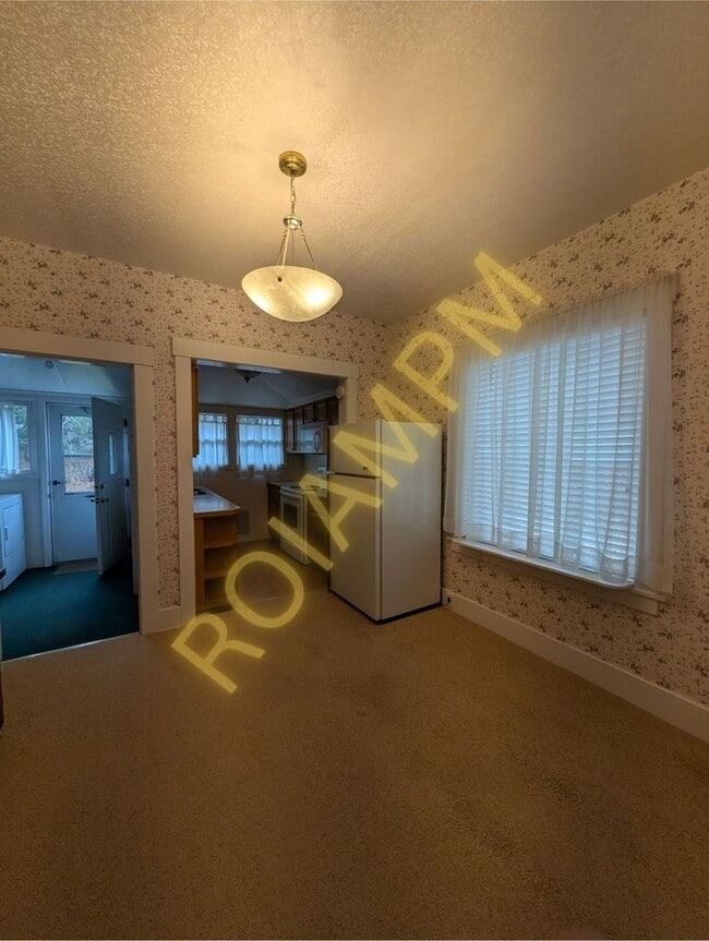 Building Photo - Charming Vintage 2 bed 1 bath home