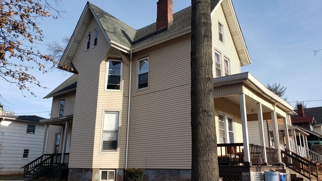 Building - 649 Wyoming Ave