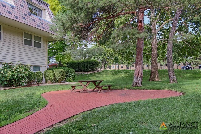 Building Photo - 1510 College Ave