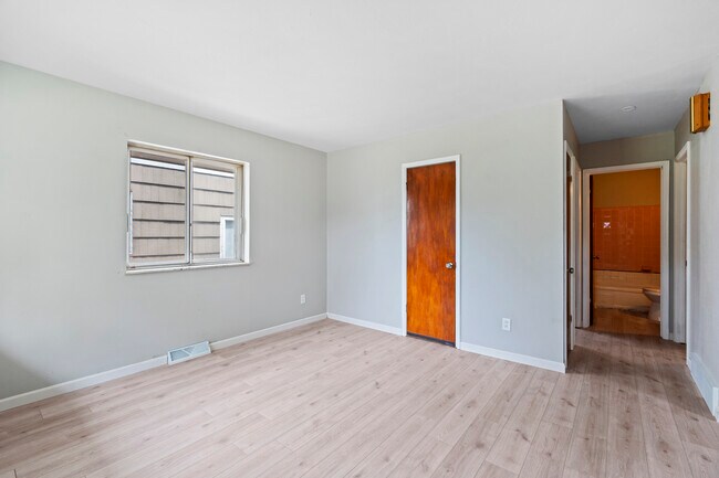 Building Photo - 233 Dearborn Ave