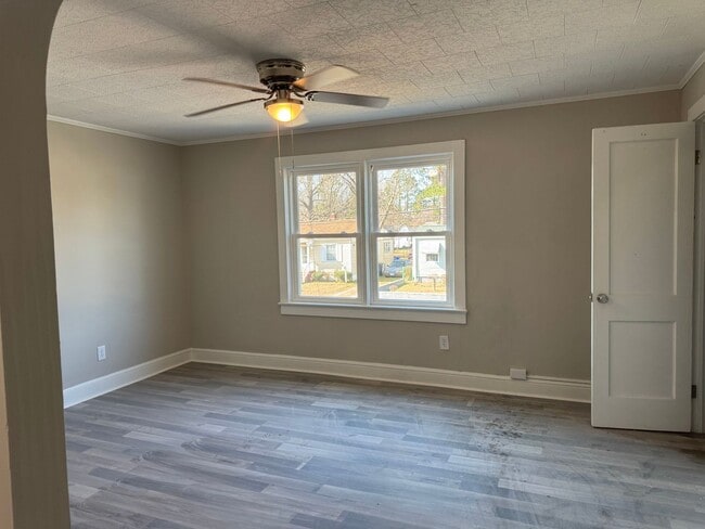 Building Photo - 560 Ashton Ave