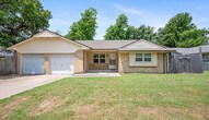 Primary Photo - Spacious 3BD, 2BTH Home Right off 12th AVE...