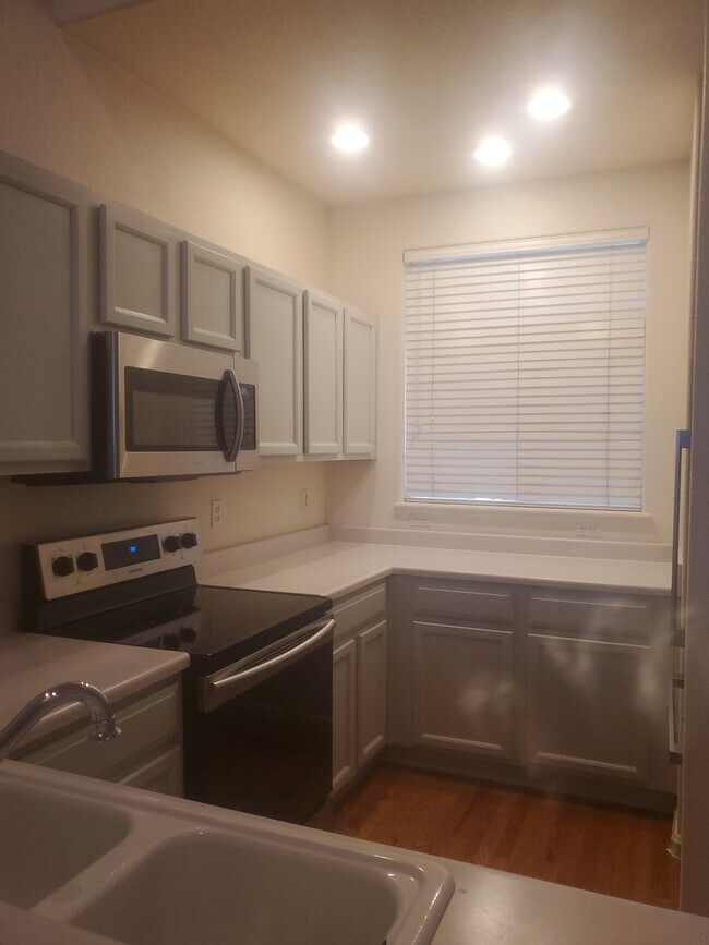 kitchen - 1479 S Dayton Cir