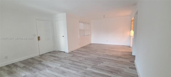 Foto del edificio - 6519 W Newberry Rd
