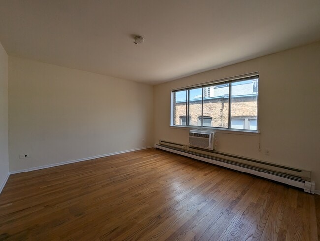 Foto del edificio - 665 W Wrightwood Ave