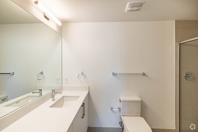 2BR, 2BA - 970SF - Primary Bathroom - Adrian Builder at Eureka