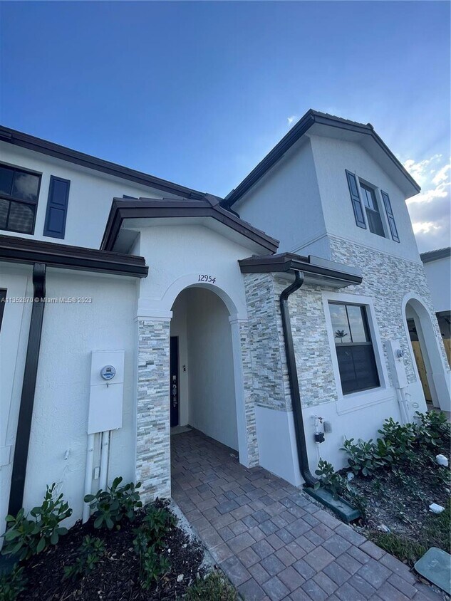 12954 SW 232nd St, Princeton, FL 33032 Townhome Rentals in Princeton