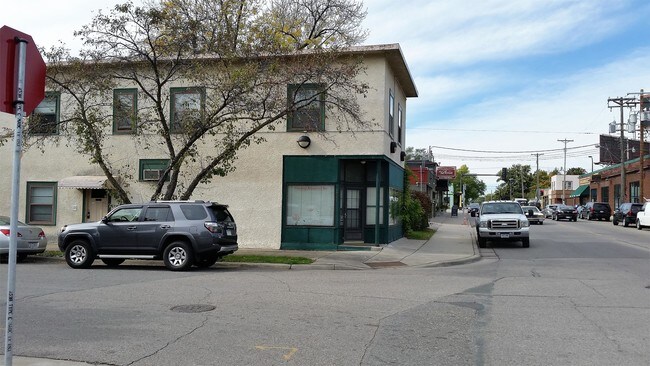 Building Photo - 3802 Longfellow Ave