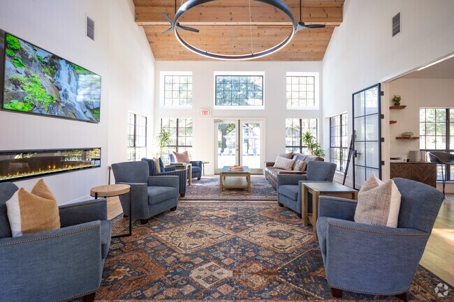 Casa club - Shadow Creek Apartments