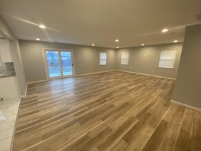 Building Photo - 58 Elderberry Ln