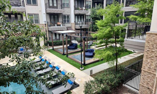 Foto del edificio - 11601 Domain Dr