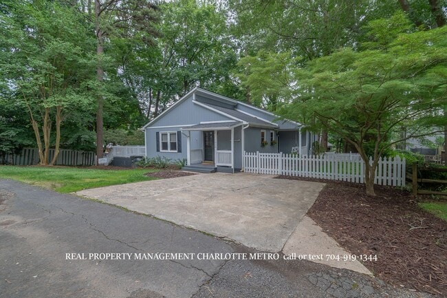 Building Photo - Move-In Ready 3BR Home Near Gold Hill Rd, Baxter Village & Lake Wylie