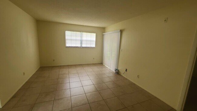 Foto del edificio - 454 Fairways Cir
