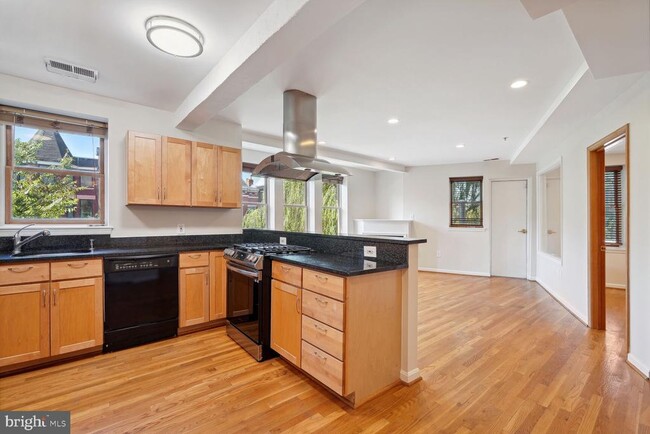 Foto del edificio - 70 Rhode Island Ave NW