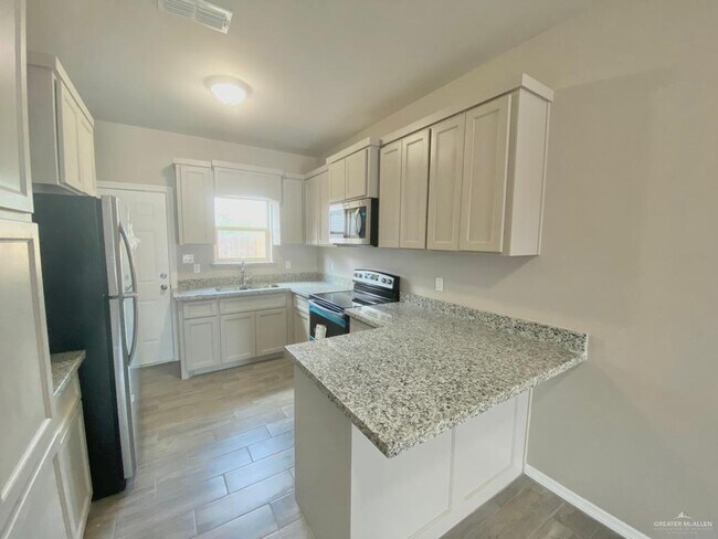 Building Photo - 20 West Dr