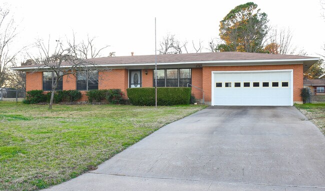 Building Photo - 1805 Waterloo Ave