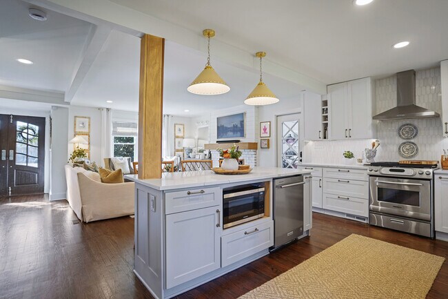 Foto del edificio - 385 Knoll Woods Terrace