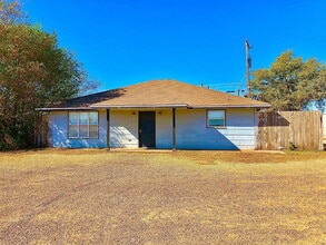 Building Photo - 413 Dowden Rd