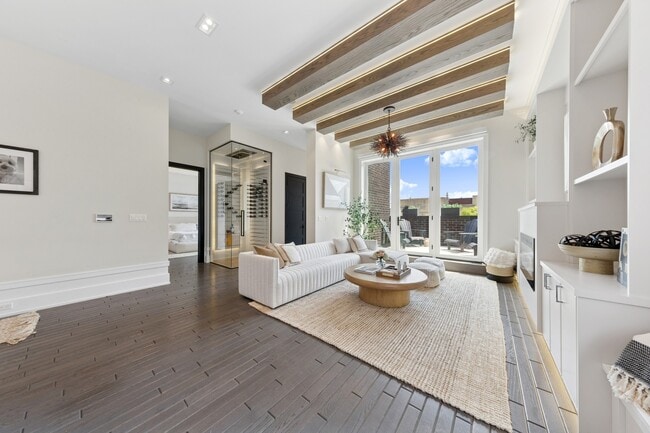 Foto del edificio - 2756 N Magnolia Ave