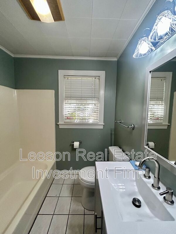 Foto del edificio - 3715 Greenway Pl