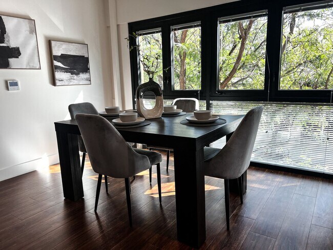 Foto del edificio - 3bd/2ba Downtown Loft in Louisville