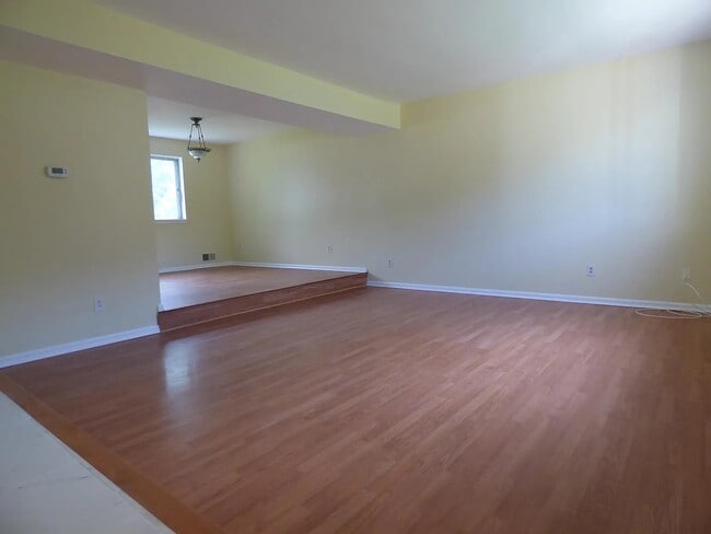 Photo - 7809 Suthard Dr (Rockville, MD) House