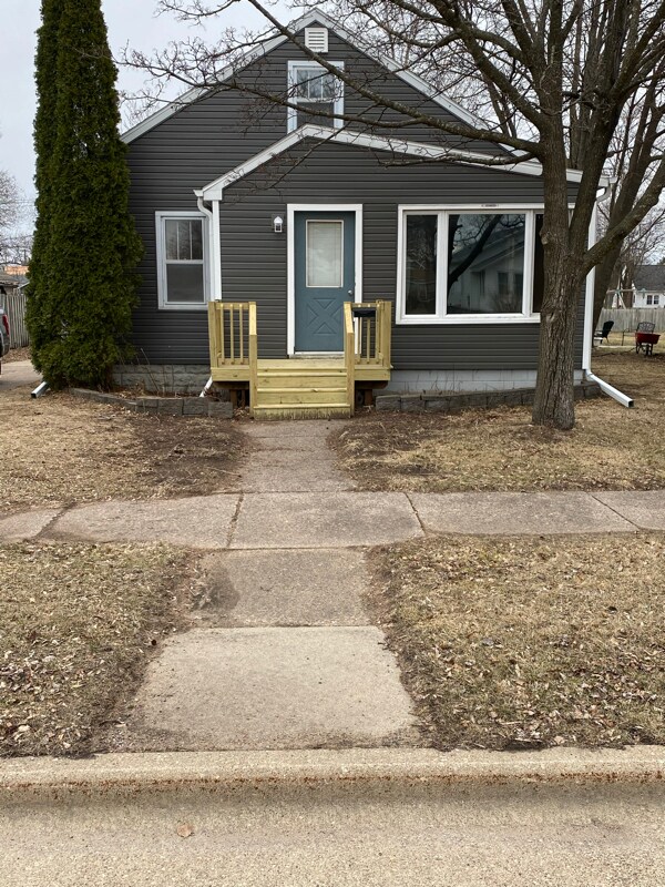 Primary Photo - 320 14th St N