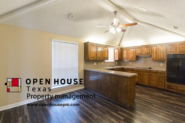 Foto del edificio - 1705 Callaway Dr, Plano