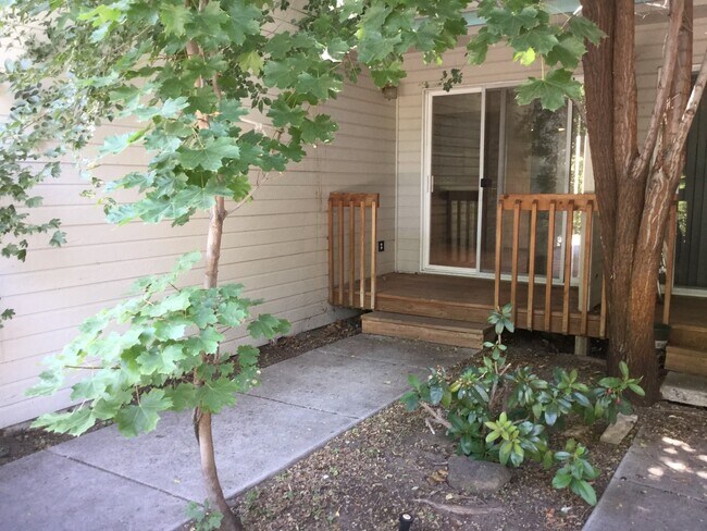 Building Photo - tuc142