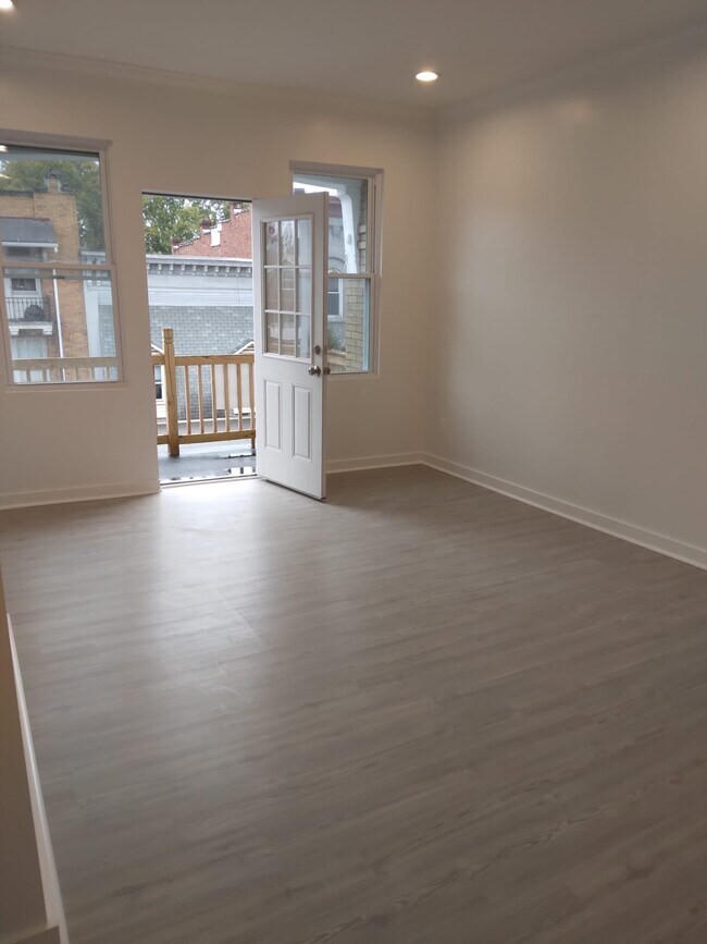 Foto del edificio - 147 Grant Ave