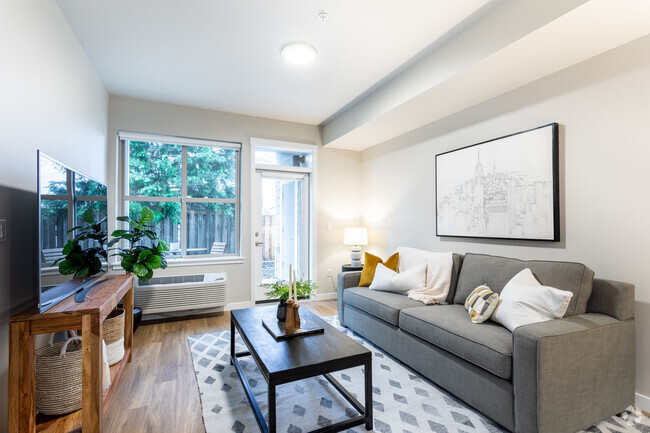 1HAB, 1BA - 672 ft² - The Elwood