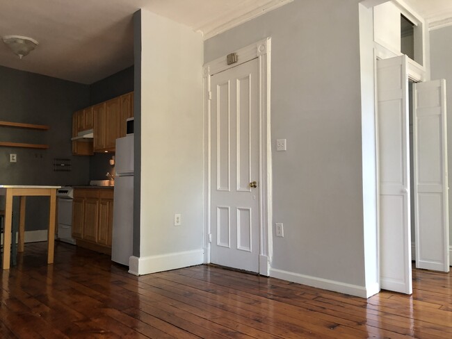 entry door - 451 5th St