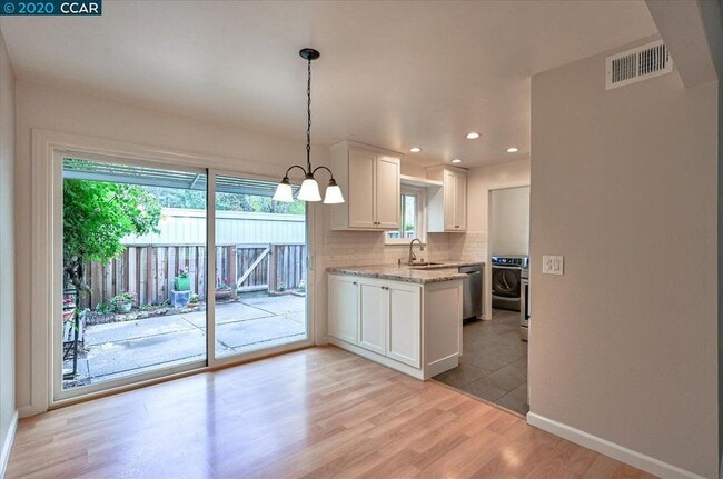 kitchen - 102 Miramonte Dr