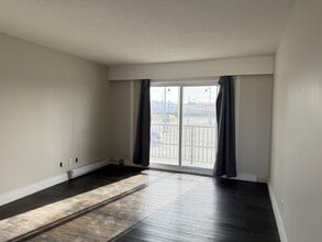 Building Photo - 1500 Dogwood St