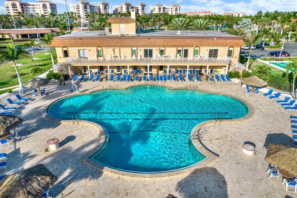 Foto principal - 4900 Brittany Dr S