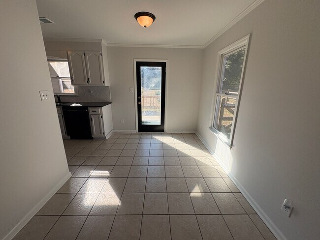 Foto del edificio - Rent Special on Beautifully Updated 3 Bedroom Home!