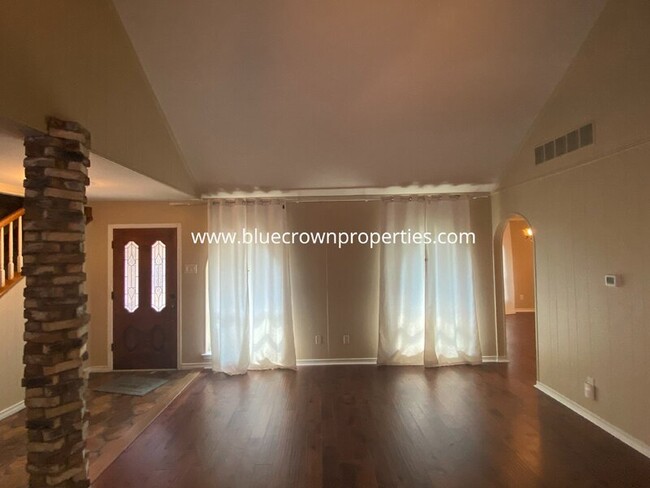 Foto del edificio - 9614 Millridge Cir