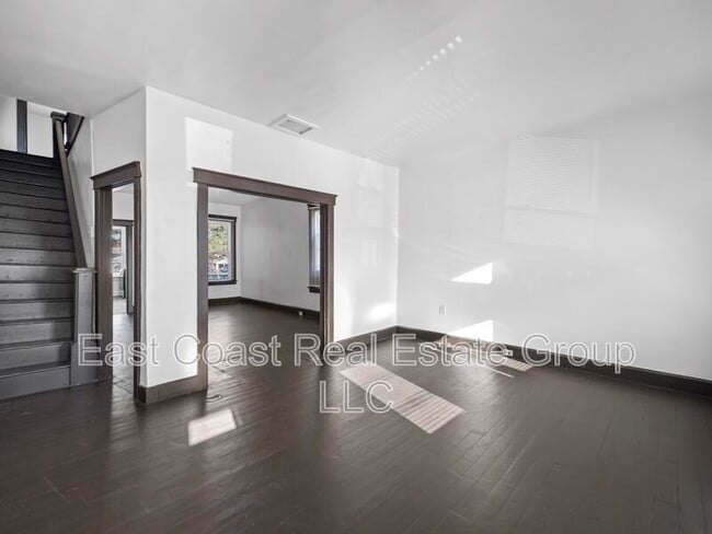 Foto del edificio - 111 West Side Ave