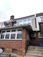 Building Photo - 5344 Saul St